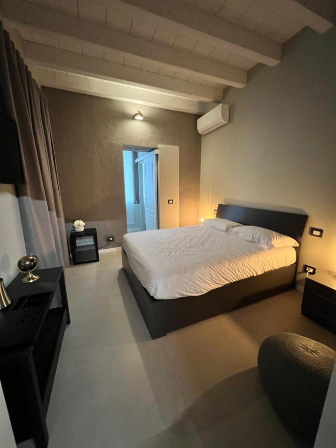 V&B Suites And Apartments Pavie Extérieur photo